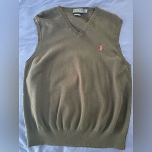 Sweater vest. Light piling